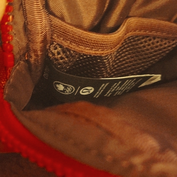 Lululemon Crossbody Bag, Belt Bag, Everwhere Bag, Legacy Team Canada 2022 - Picture 10 of 11